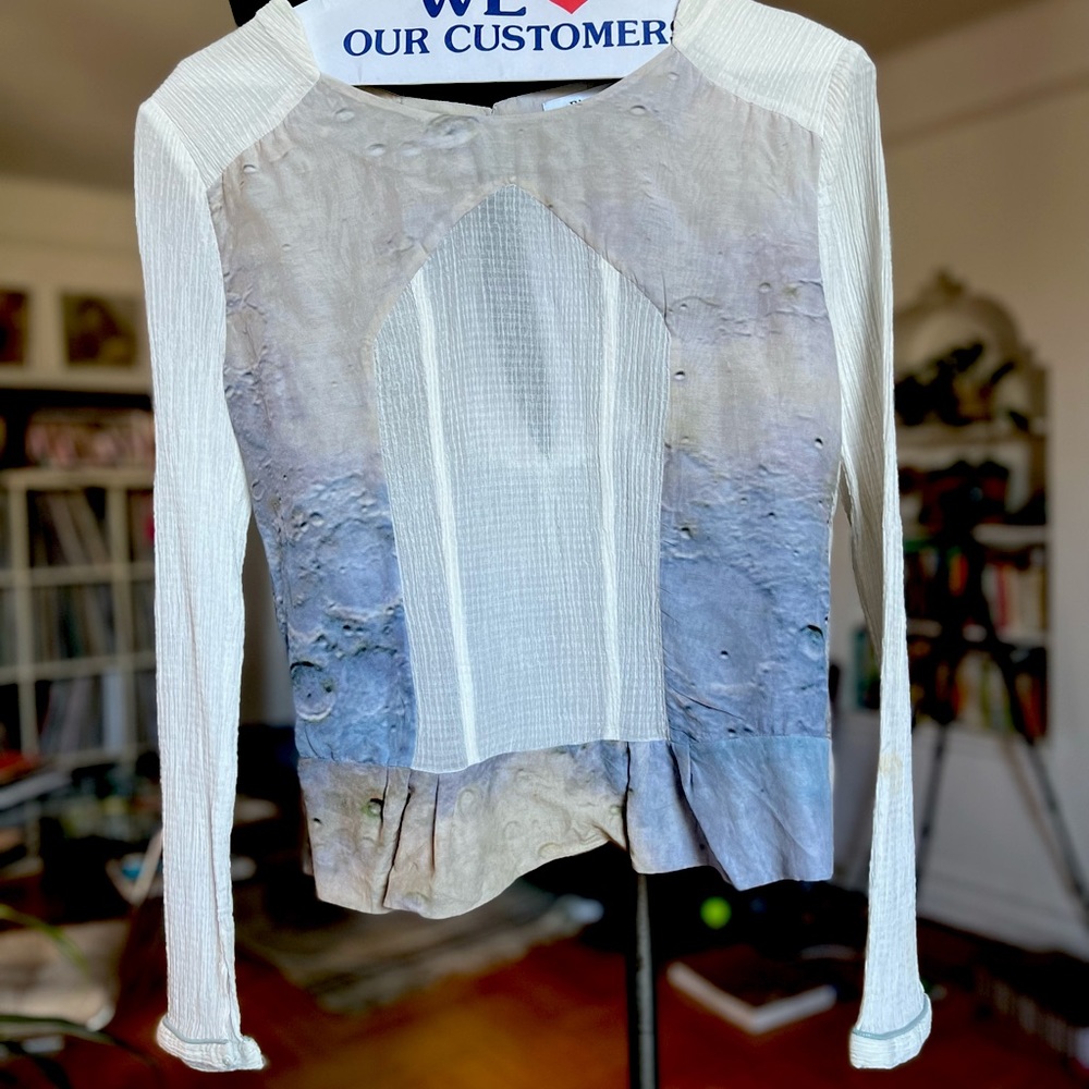 Sz small sheer Risto blouse with cool watermarks pattern. Sexy back closure